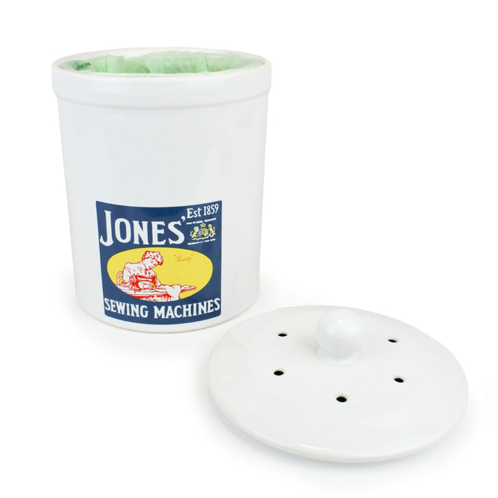 Compost caddy containing a 6L compostable bag for easy disposal