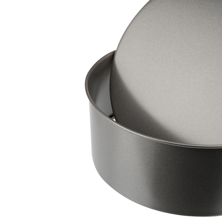 with a removable loose base and deep design
