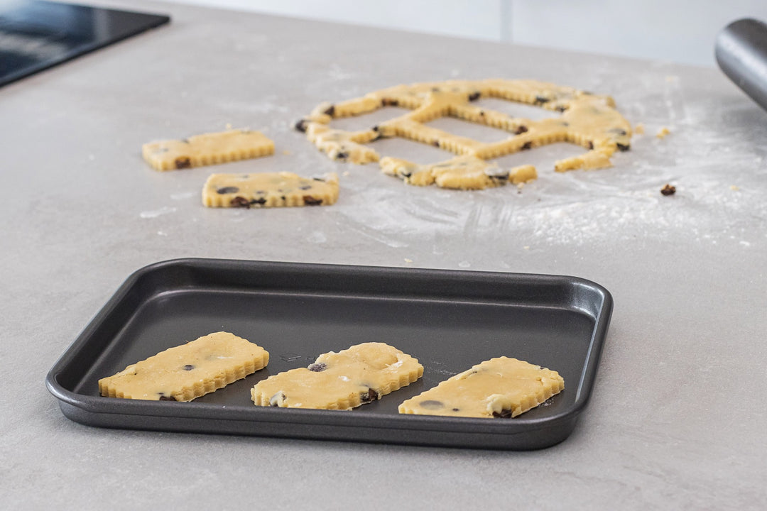 MasterClass Non-Stick Baking Tray - 24cm x 18cm