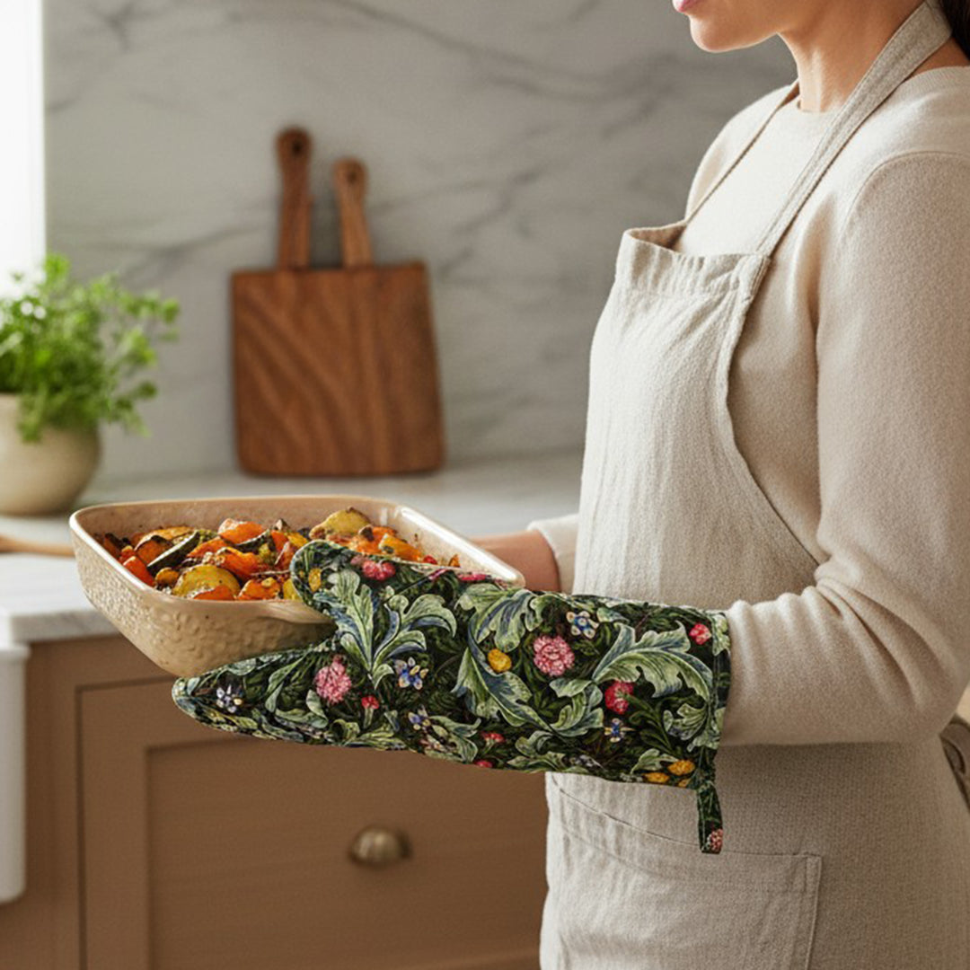 Le Chateau William Morris Leicester Green Oven Gauntlet