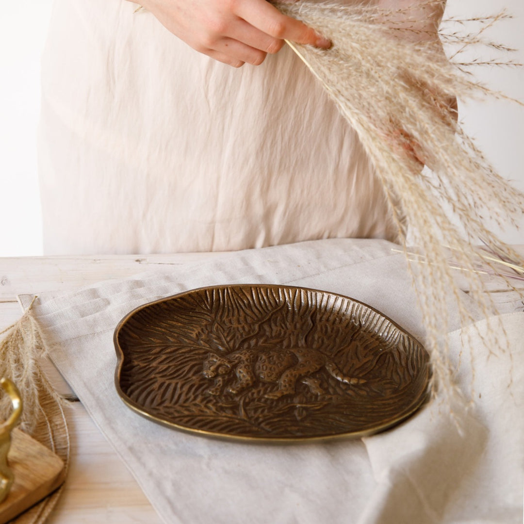 Artesà Embossed Leopard Design Serving Dish