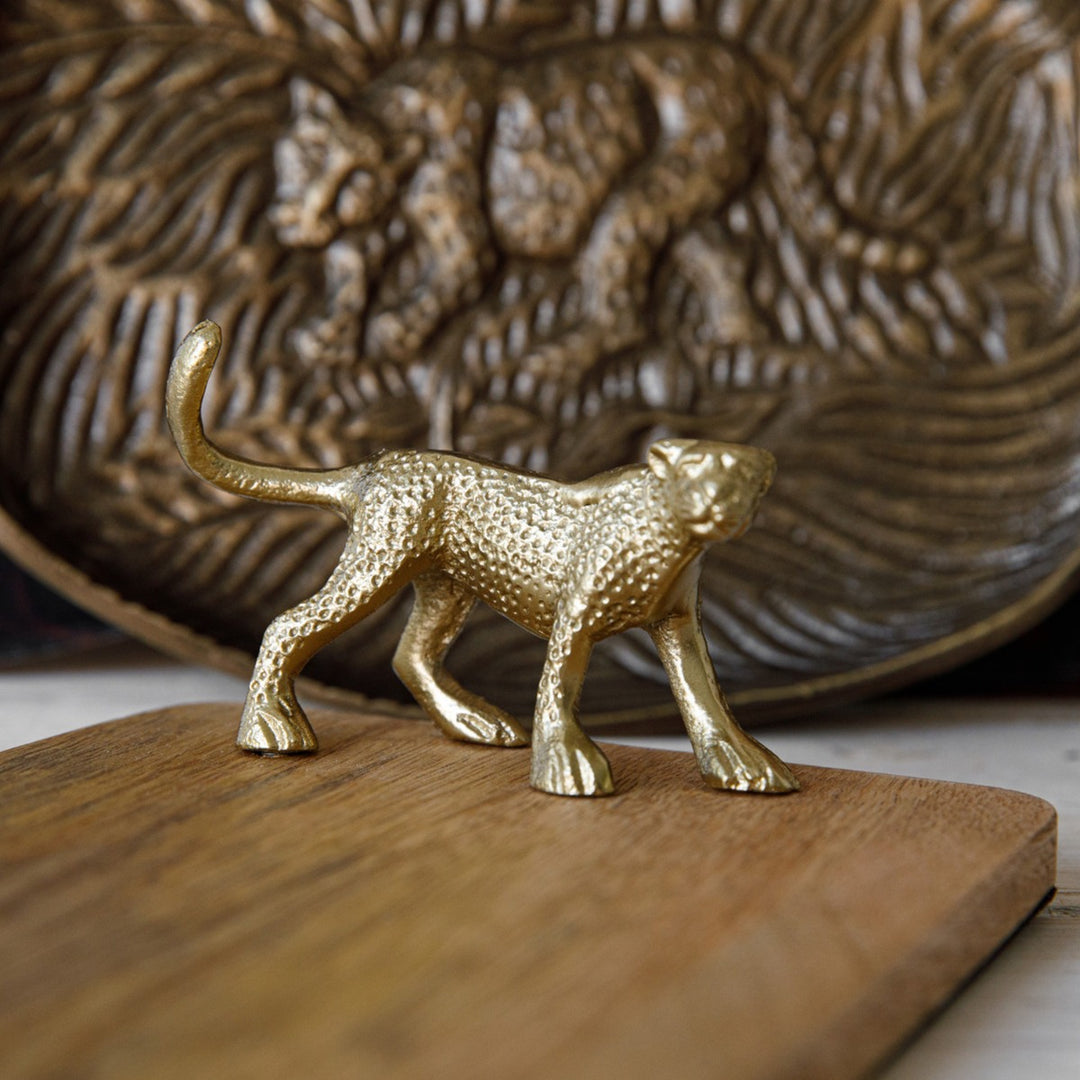 Artesà Mango Wood Serving Board with Leopard Handles