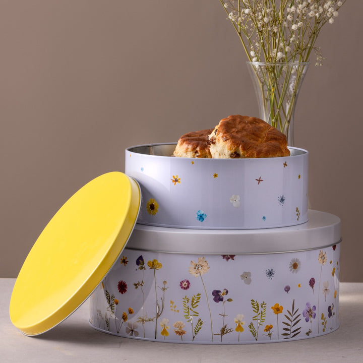 Typhoon Botanics Round Cake Tins