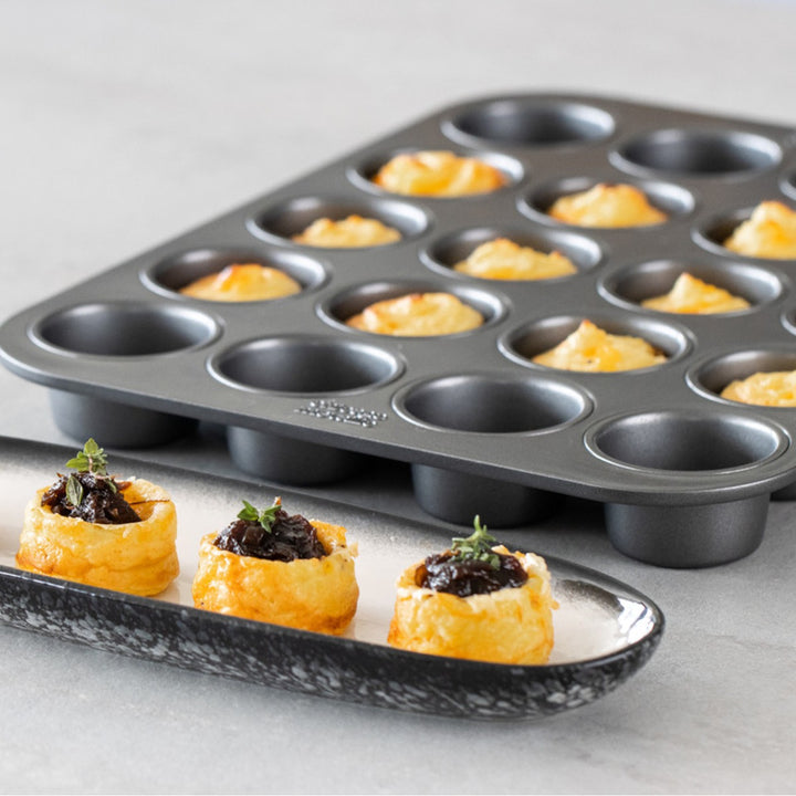 Chicago Metallic Mini Tea Cake Pan