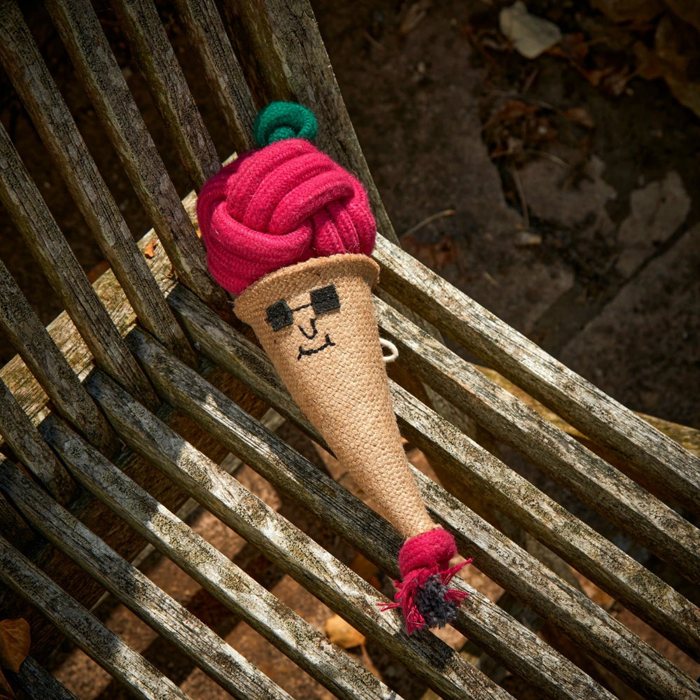  made from a mix of jute fibre and jute rope.
