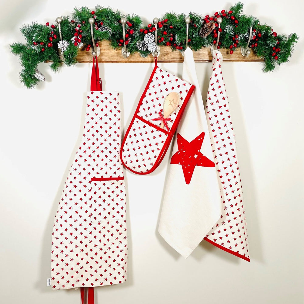  tea towels and oven glove set with red star pattern