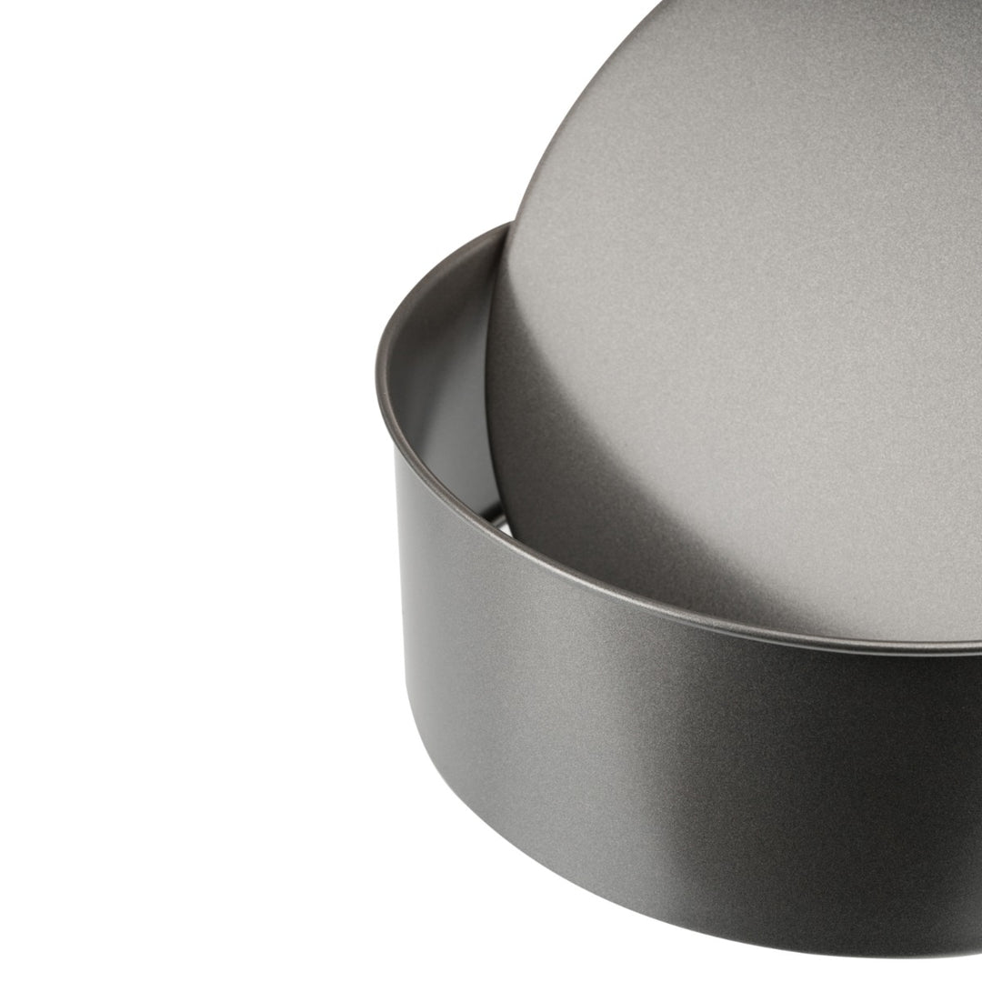  with a removable loose base and deep design