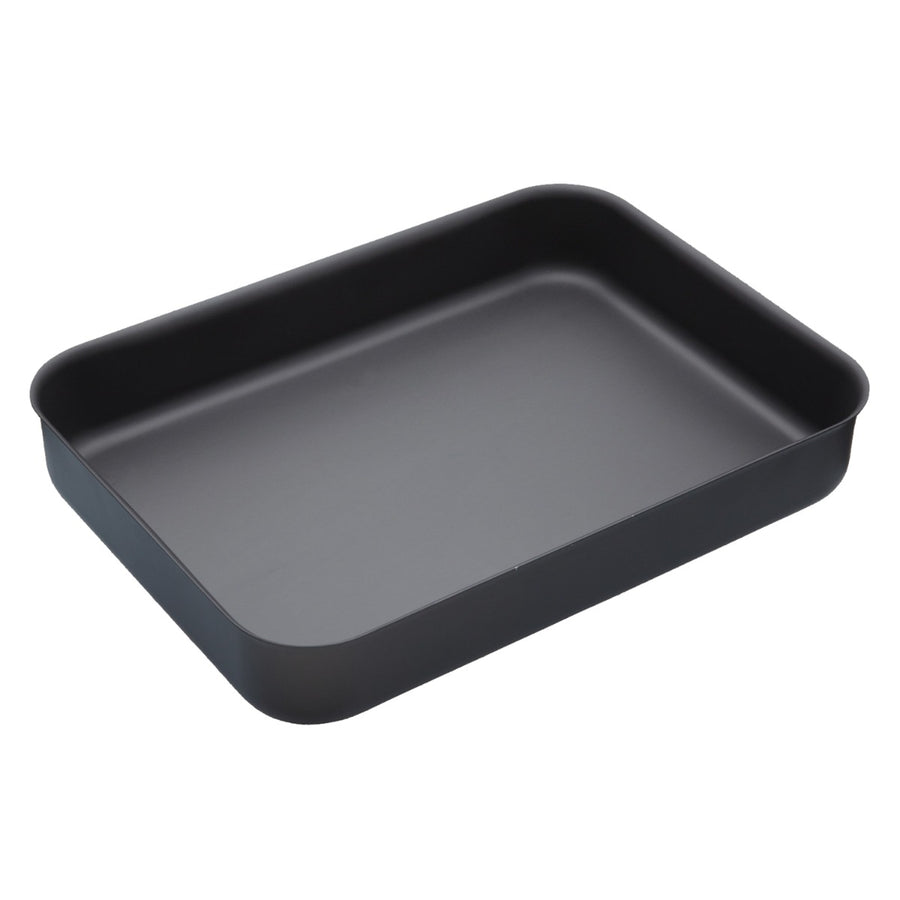medium sized roasting pan made from anodised, extra tough metal