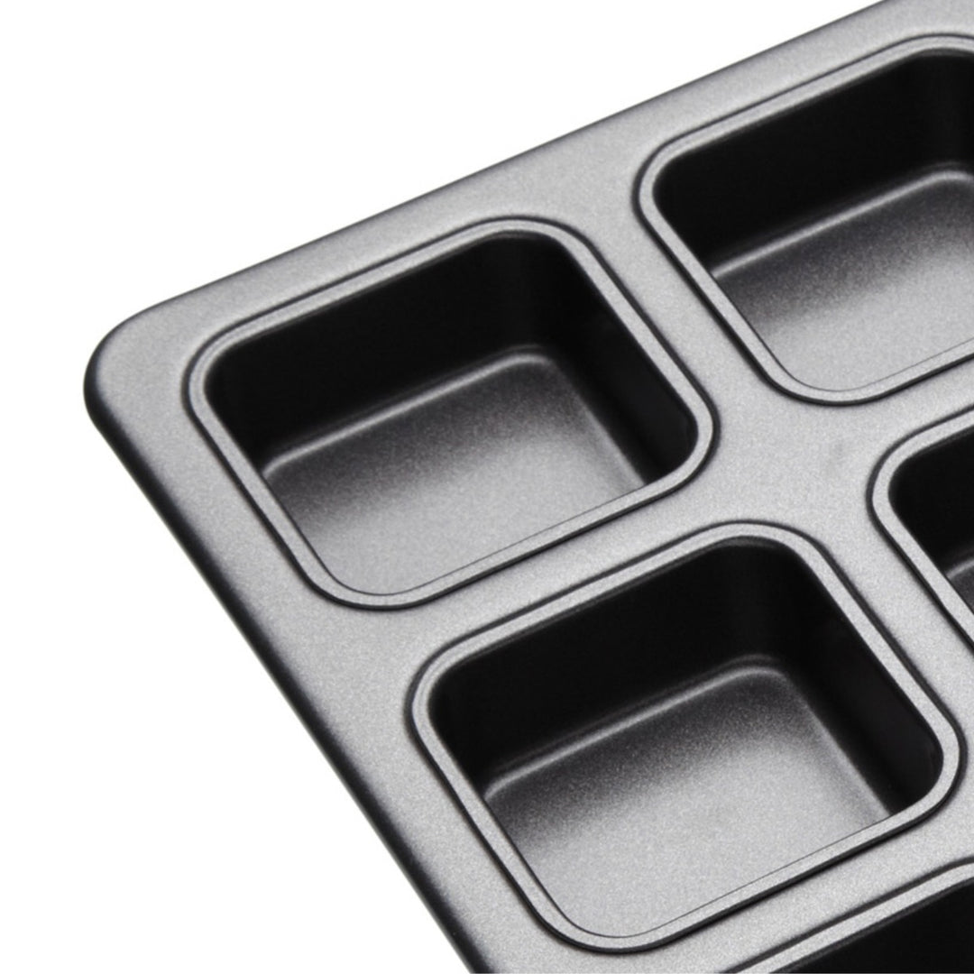 close up image of baking tin