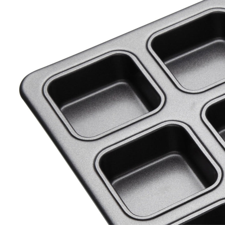 close up image of baking tin