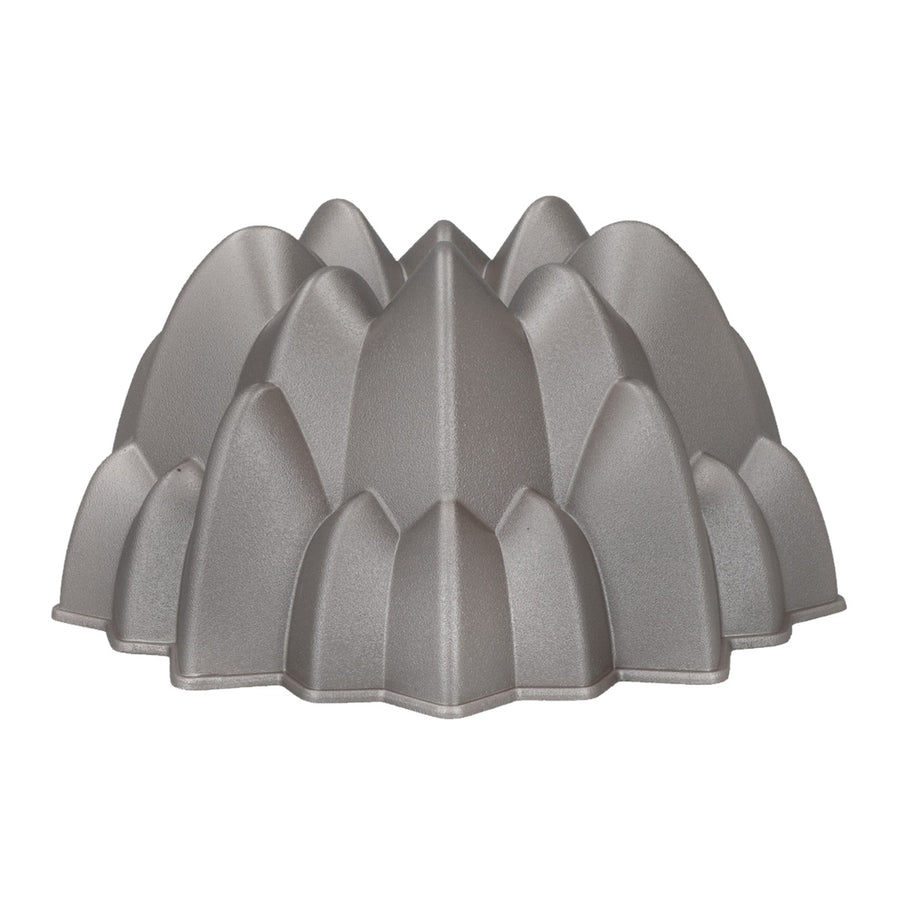 non stick aluminium cake baking tin with decorative peaked design