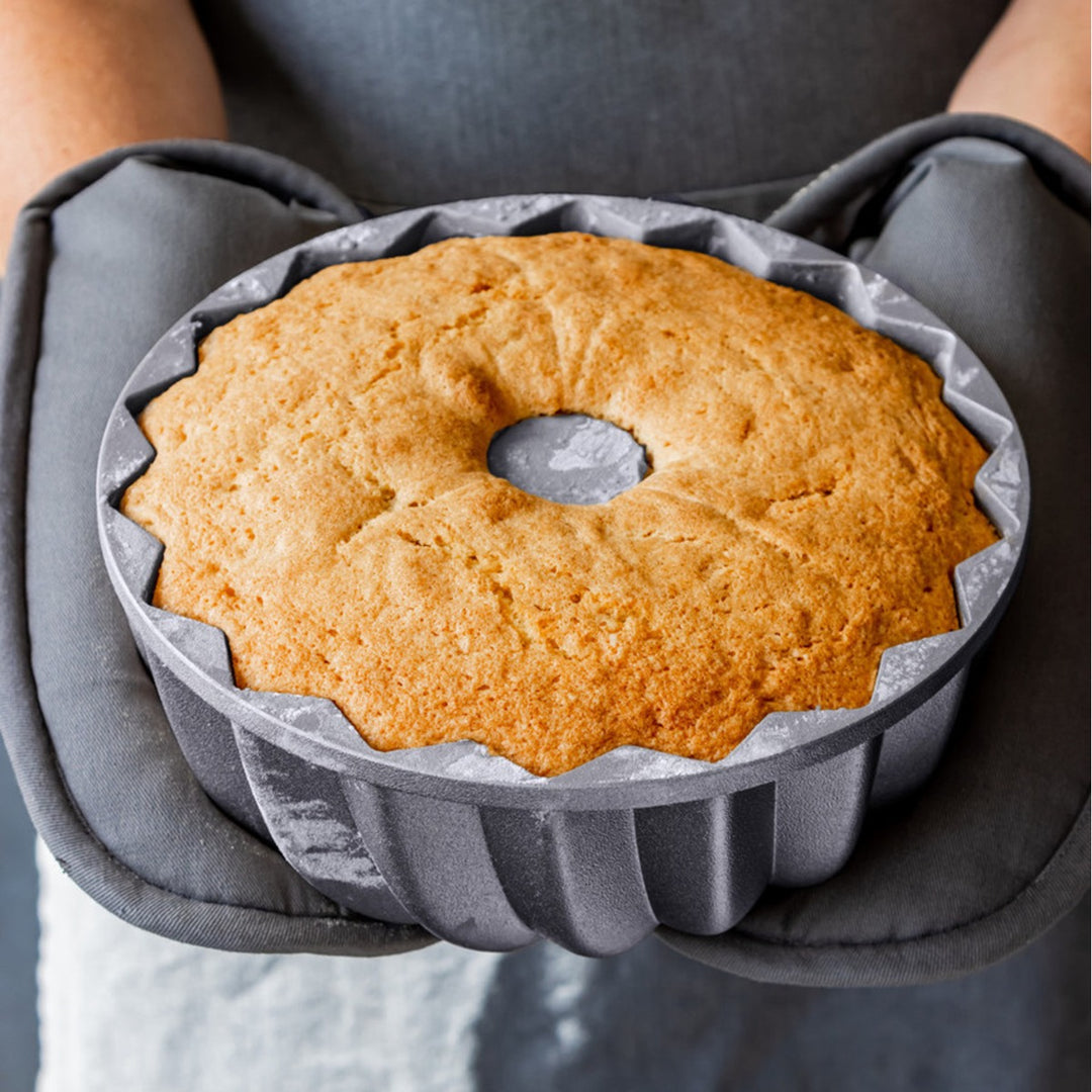 MasterClass Non-Stick Decorative Swirled Cake Tin