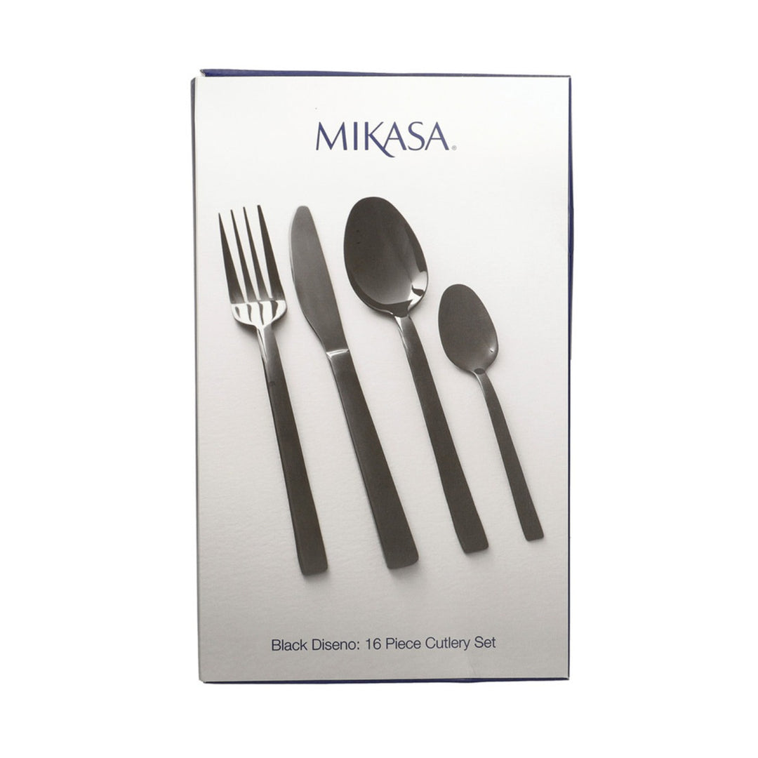  knives and spoons in a cutlery set