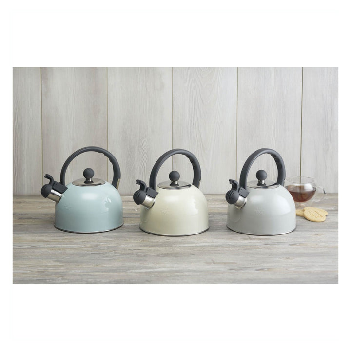Living Nostalgia 1.4L Antique Cream Traditional Whistling Kettle