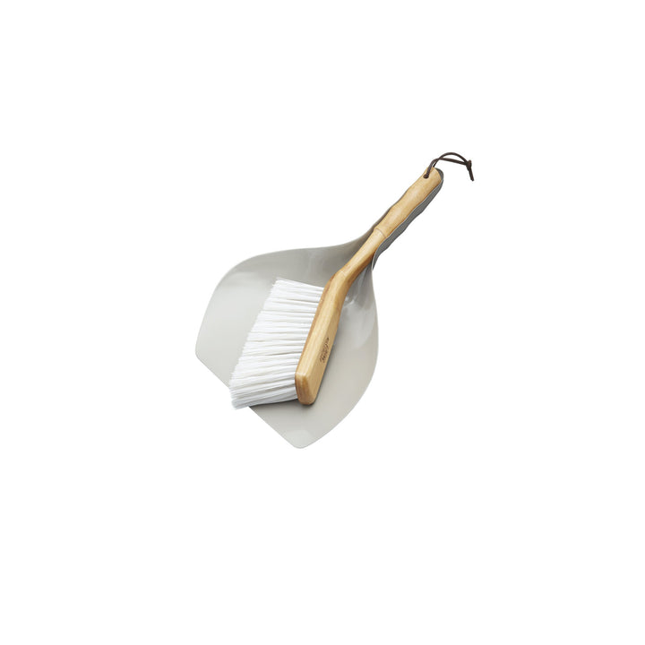 Living Nostalgia Traditional Dustpan & Brush Set