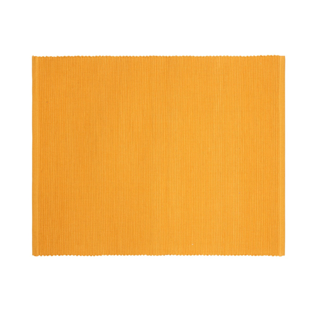  featuring a white polka dot pattern on the napkin. Made from cotton and recycled cotton.