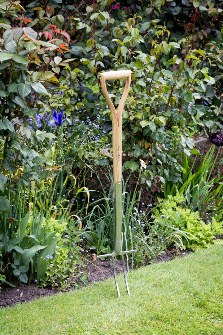 rust-resistant gardening fork