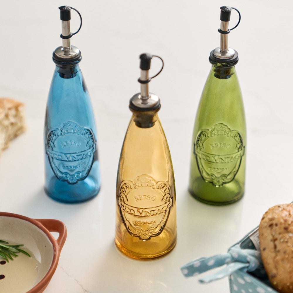  made from glass with stainless steel pourer